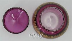 Bonbonnière Saint Louis cristal doublé mauve, dégagé et doré de fleurs, signée