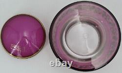 Bonbonnière Saint Louis cristal doublé mauve, dégagé et doré de fleurs, signée