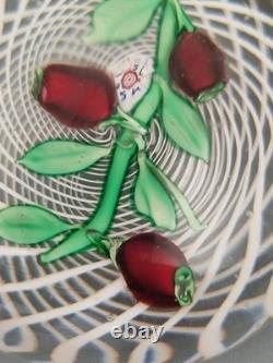 Boule presse papier cristal de Saint Louis fruits rouges 1954