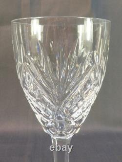 CRISTAL de SAINT-LOUIS 12 verres a Vin rouge modele CHANTILLY 17,5 cm