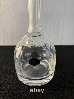 Carafe à liqueur modèle gravé fleurs en cristal de Saint Louis