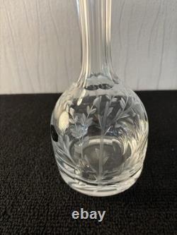 Carafe à liqueur modèle gravé fleurs en cristal de Saint Louis