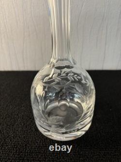 Carafe à liqueur modèle gravé fleurs en cristal de Saint Louis