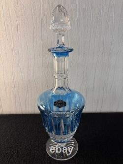 Carafe à vin modèle Tommy overlay bleu ciel en cristal de Saint Louis