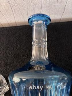 Carafe à vin modèle Tommy overlay bleu ciel en cristal de Saint Louis