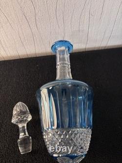 Carafe à vin modèle Tommy overlay bleu ciel en cristal de Saint Louis