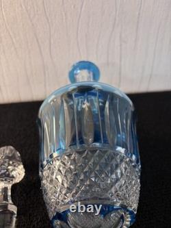 Carafe à vin modèle Tommy overlay bleu ciel en cristal de Saint Louis