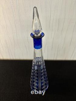 Carafe à vin overlay bleu en cristal Saint Louis ou Nancy