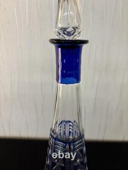 Carafe à vin overlay bleu en cristal Saint Louis ou Nancy