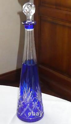 Carafe de couleur bleu en cristal de saint louis/Baccarat modèle Massenet taillé