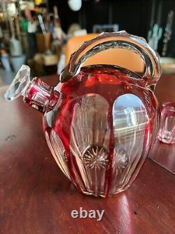 Carafon à liqueur overlay rouge en cristal de Saint Louis avec ses 6 verres