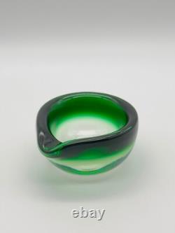 Cendrier en cristal de Saint-Louis St-Louis Demi-Sphère Overlay Rare Vert Saturn