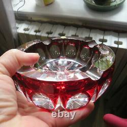 Cendrier en cristal de saint louis de couleur rouge modèle ambassadeur Ø 15 cm