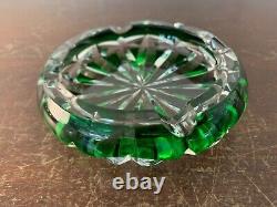 Cendrier overlay vert taillé en cristal de Saint Louis