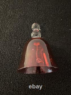 Clochette de table rouge modèle Bubble en cristal de Saint Louis