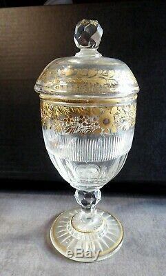 Cristal Rare Bonbonnière couverte St Louis, décor or de Desvignes