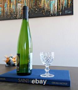 Cristal Saint Louis, Versailles. 6 verres à vin rouge/blanc. H10,8cm. Estampillé
