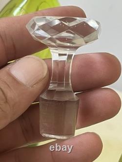 Deux Carafe A Liqueur En Cristal Gravé Saint Louis