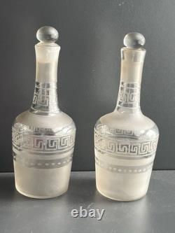 Deux Carafes à Liqueur En Cristal Gravé Saint Louis Baccarat