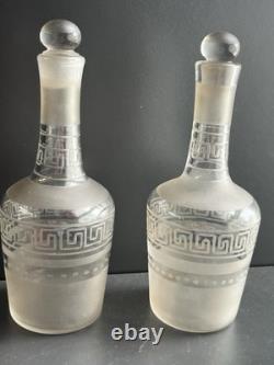Deux Carafes à Liqueur En Cristal Gravé Saint Louis Baccarat