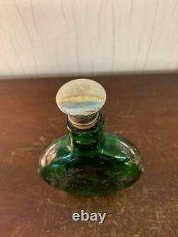 Flasque gravée verte en cristal de Saint Louis modèle3