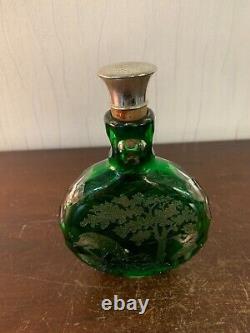 Flasque gravée verte en cristal de Saint Louis modèle3
