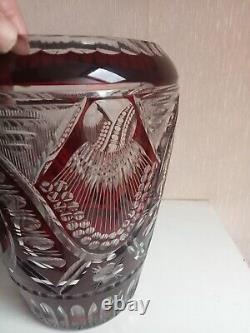 Grand vase en cristal taillé de saint louis rouge hauteur 25cm diamètre maxi 20