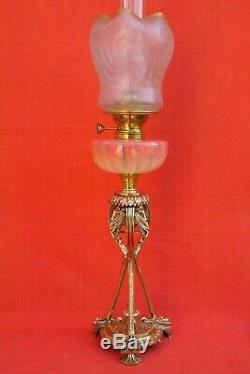Grande lampe à pétrole Empire bronze et cristal Saint Louis. Signée J. C