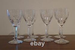 Huit verres en cristal de Saint louis, modèle Vic 1930