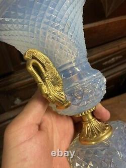 Lampe Bronze Doré Empire Cristal Taillé Opalescent Saint Louis Cygne Baccarat