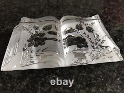 Livre ouvert en cristal clair gravé de Saint Louis