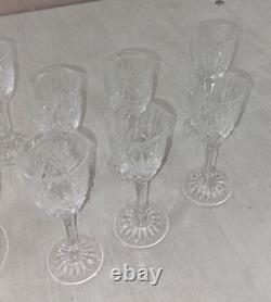 Lot de 14 verres à alcool + carafe, modèle Massenet, en cristal de Saint Louis