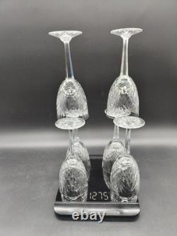 Lot de 6 verres à vin en cristal taillé style Saint-Louis Chantilly H. 18 cm Lot de 6 verres à vin en cristal taillé style Saint-Louis Chantilly H. 18 cm