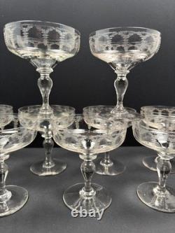 Lot de 9 Coupes à Champagne en Cristal de Baccarat / Saint Louis Gravé XIXe