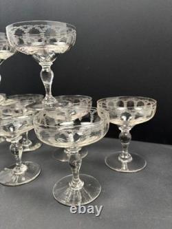 Lot de 9 Coupes à Champagne en Cristal de Baccarat / Saint Louis Gravé XIXe