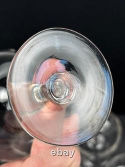 Lot de 9 Coupes à Champagne en Cristal de Baccarat / Saint Louis Gravé XIXe