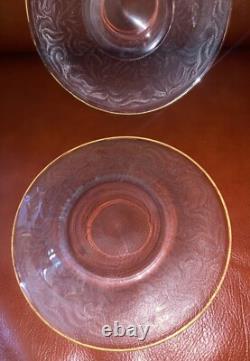 Paire d'assiettes en cristal guilloché XIXe Baccarat St Louis
