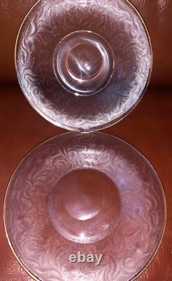 Paire d'assiettes en cristal guilloché XIXe Baccarat St Louis