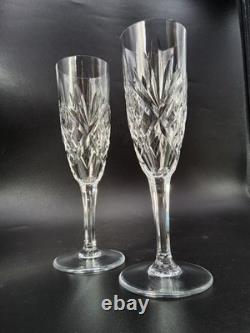 Paire de flûtes à champagne cristal soufflé taillé Saint-Louis modèle Chantilly