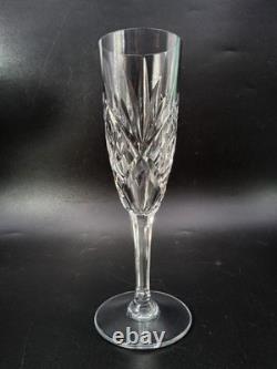 Paire de flûtes à champagne cristal soufflé taillé Saint-Louis modèle Chantilly