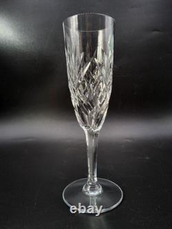 Paire de flûtes à champagne cristal soufflé taillé Saint-Louis modèle Chantilly