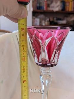 Paire de verres à vin en cristal Saint-Louis Modèle Camargue rouge et vert 20 cm