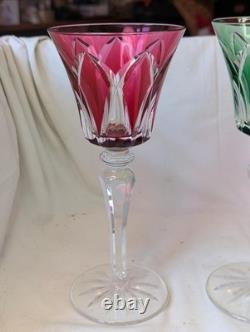Paire de verres à vin en cristal Saint-Louis Modèle Camargue rouge et vert 20 cm