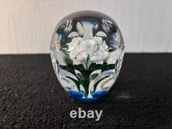 Presse papier bouquet fleurs blanche en cristal de Saint Louis
