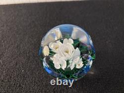 Presse papier bouquet fleurs blanche en cristal de Saint Louis