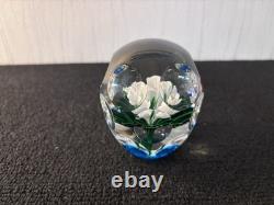 Presse papier bouquet fleurs blanche en cristal de Saint Louis