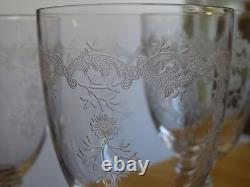 SAINT LOUIS 4 ANCIENS VERRES A VIN CRISTAL MODELE GRAVURE LOUISE 1293 ht 14,5 cm