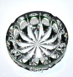 SAINT-LOUIS Cendrier Ambassadeur vert en cristal doublé taillé Overlay