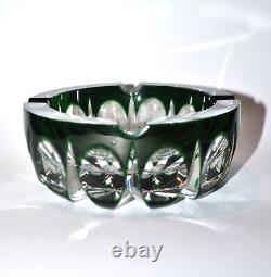 SAINT-LOUIS Cendrier Ambassadeur vert en cristal doublé taillé Overlay