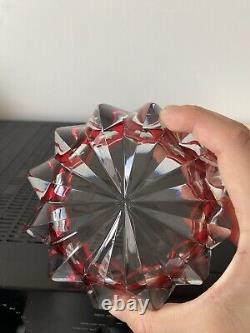 SAINT LOUIS Cendrier Ciselé Cristal Rouge Et Blanc diam. 15cm Made In France